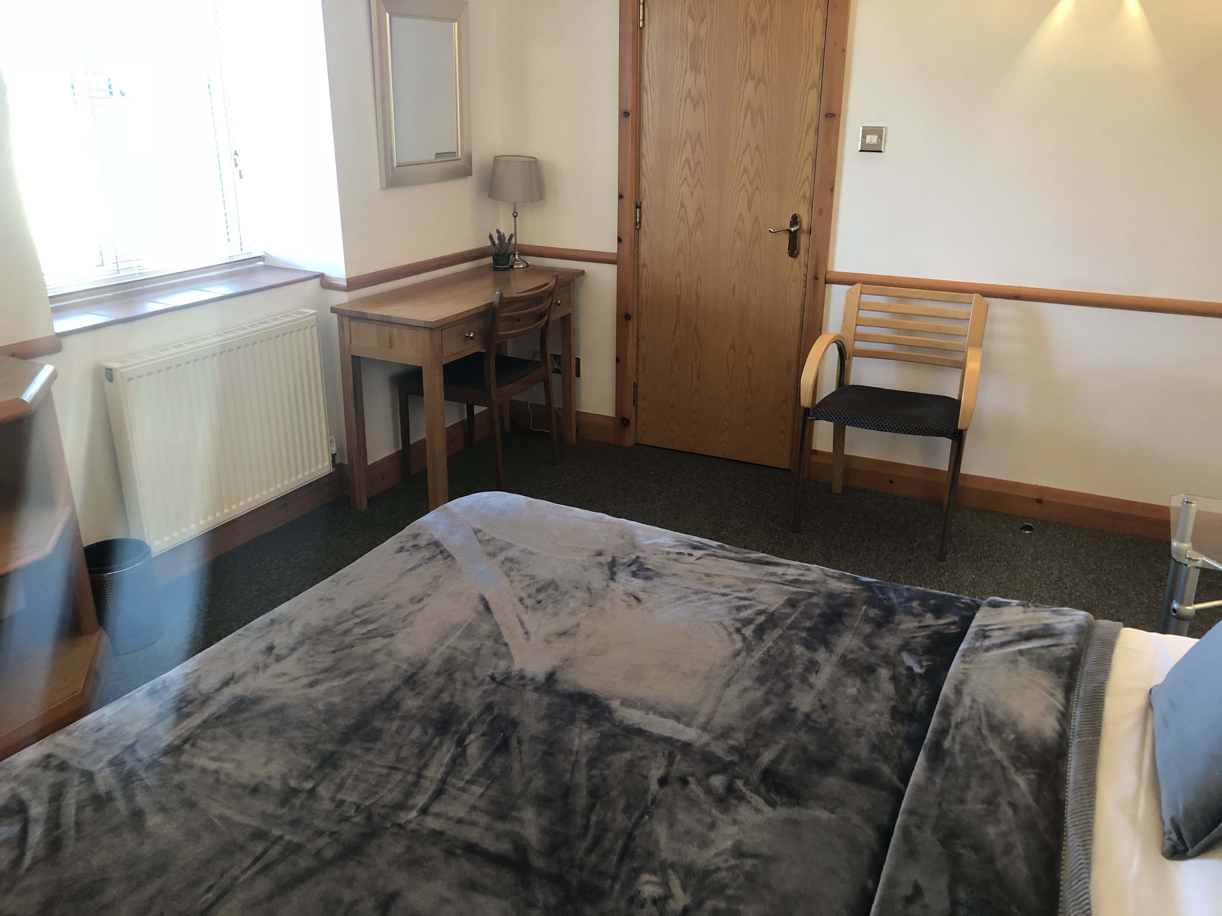 Standard Double Room - Image 11